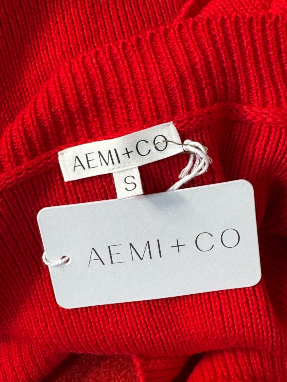 RED CABLE KNIT "USA" LONG SLEEVE SWEATER SIZE SMALL - NWT - Picture 10 of 12
